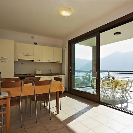 Il Maggiore Apartment *